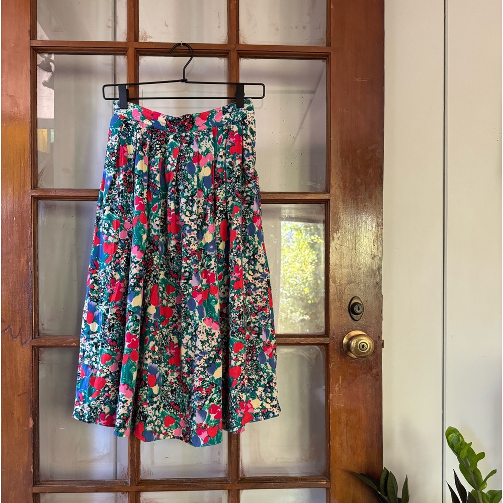 Vintage 1990’s Era Segue Pleated Floral Midi Skirt with Pockets! Size XS